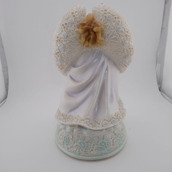 "Joy To The World" Christams Angel With Lion & Lamb Music Box Figurine Vintage - Picture 5 of 9